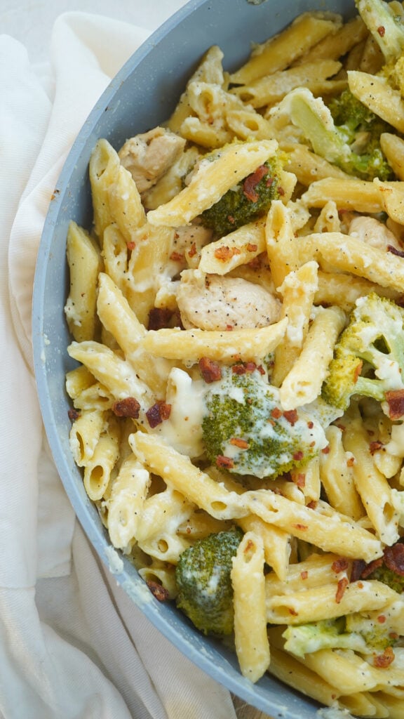 Creamy Chicken and Broccoli Pasta